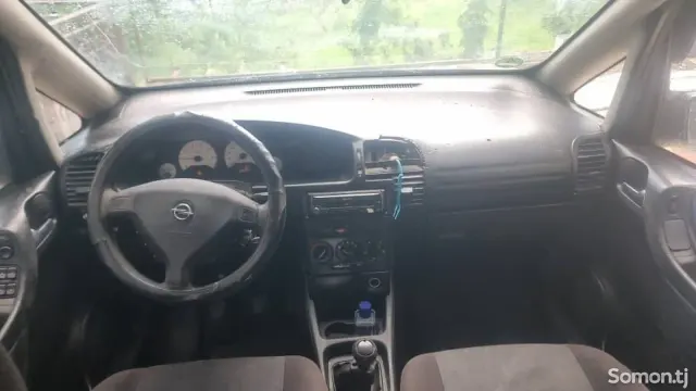Opel Zafira 1999 · 1.6 MT