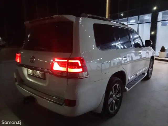 Toyota Land Cruiser 2011 · 4.0 AT