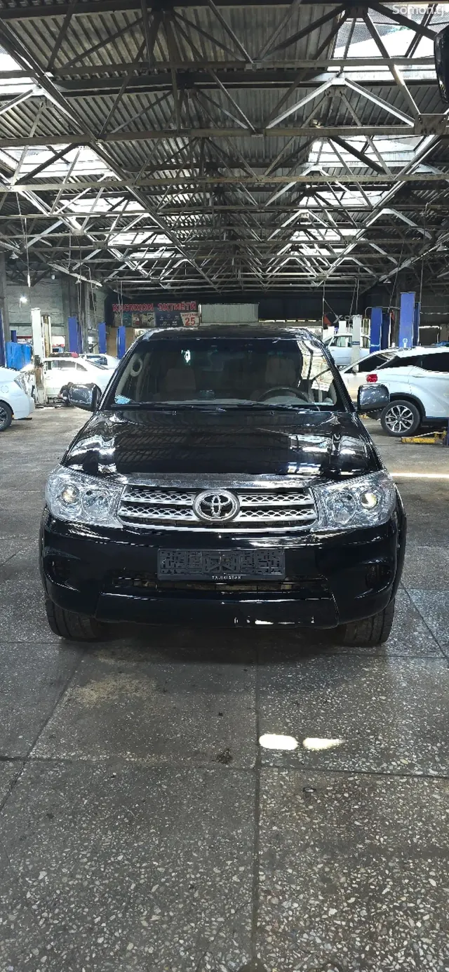 Toyota Fortuner 2008 · 2.7 MT