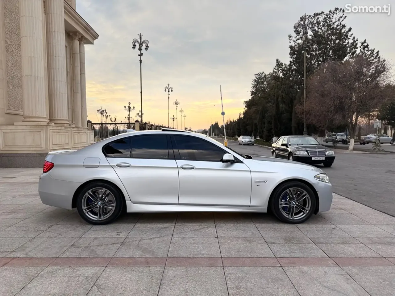 BMW 5 series 2015 · 3.0 AT