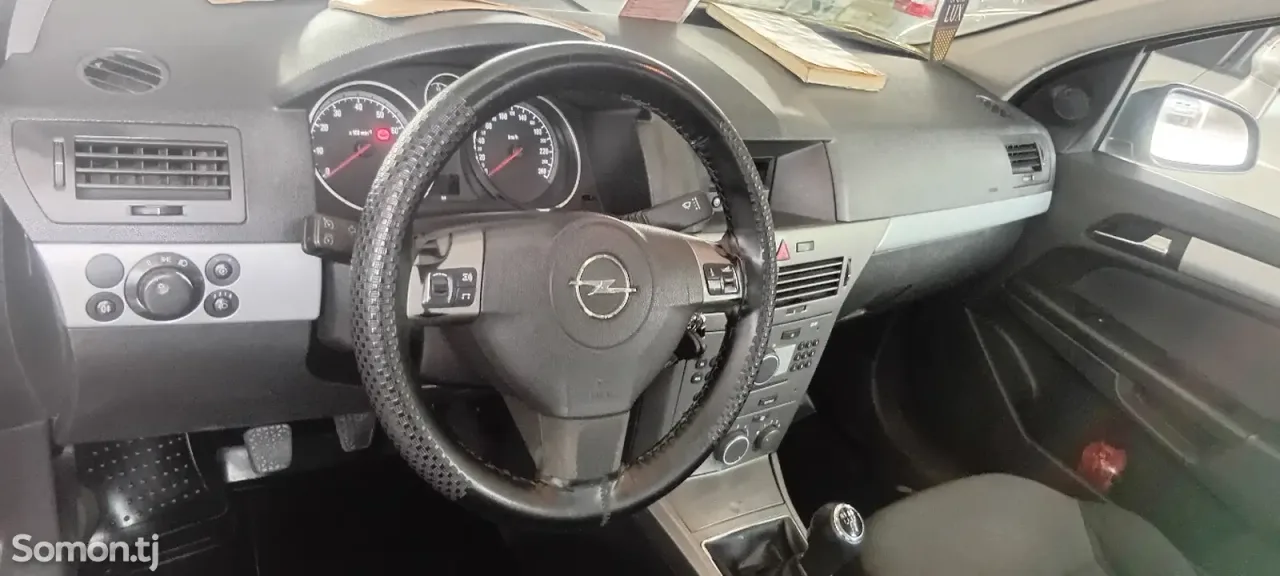 Opel Astra H 2007 · 1.6 MT