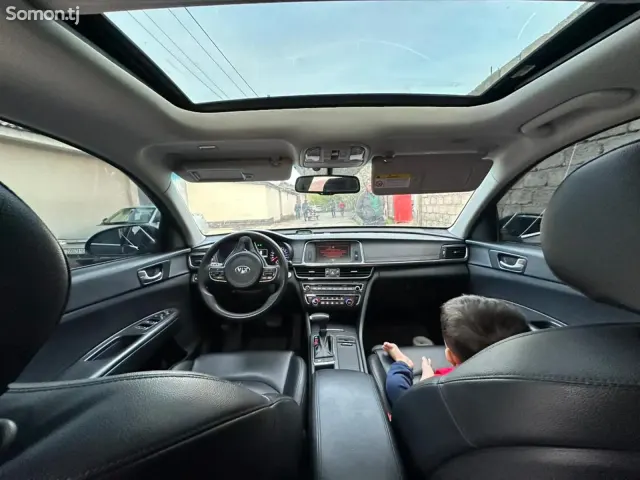 Kia K5 2018 · 2.4 AT