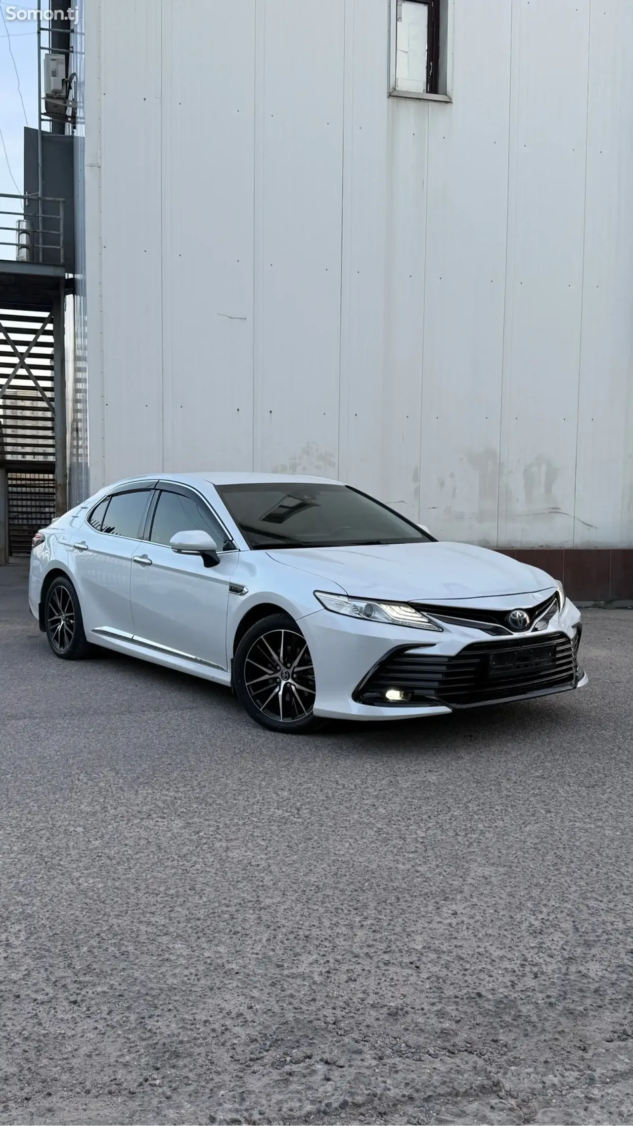 Toyota Camry 2018 · 2.5 AT