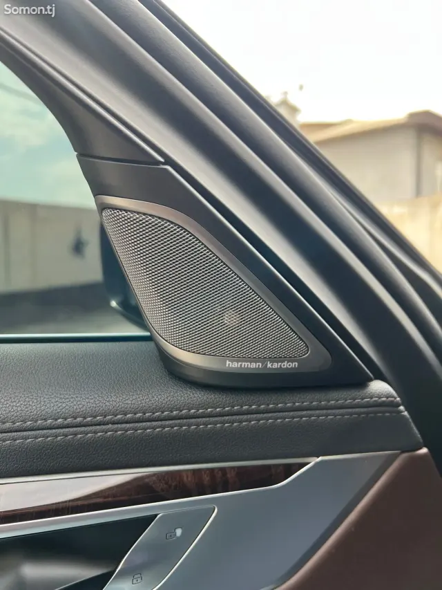 BMW 7 series 2016 · 3.0 AT