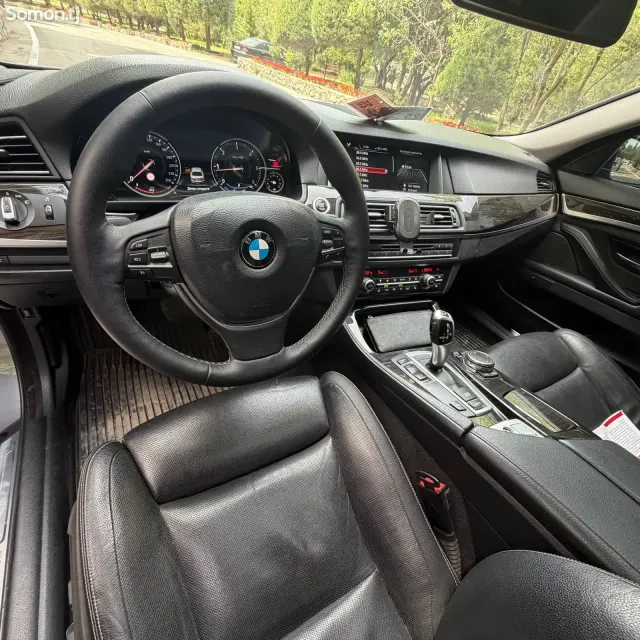 BMW 5 series 2015 · 2.0 AT