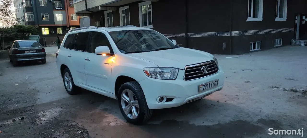 Toyota Highlander 2010 · 3.5 AT