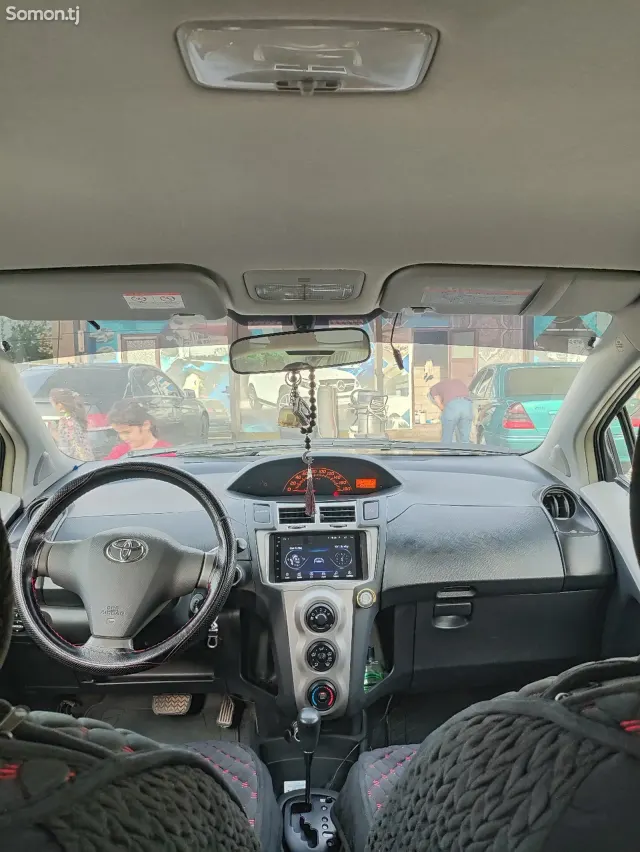 Toyota Vitz 2007 · 1.3 AT