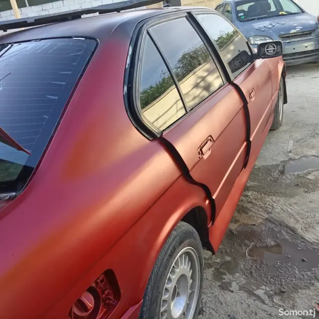 BMW 5 series 1996 · 1.8 MT