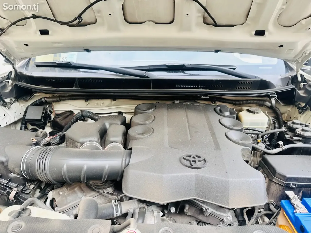 Toyota Land Cruiser Prado 2015 · 0.4 AT