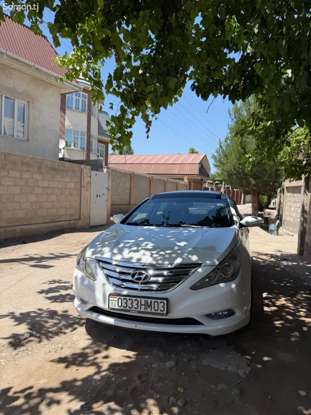 Hyundai Sonata 2011 · 2.0 AT