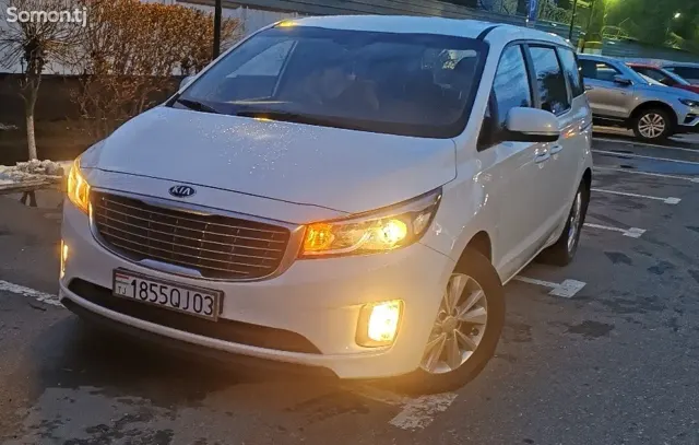 Kia Carnival 2016 · 2.2 AT
