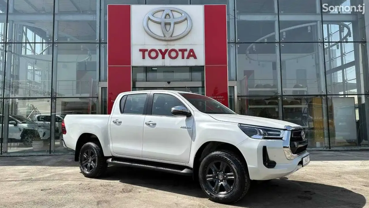 Toyota Hilux 2025 · 2.7 AT