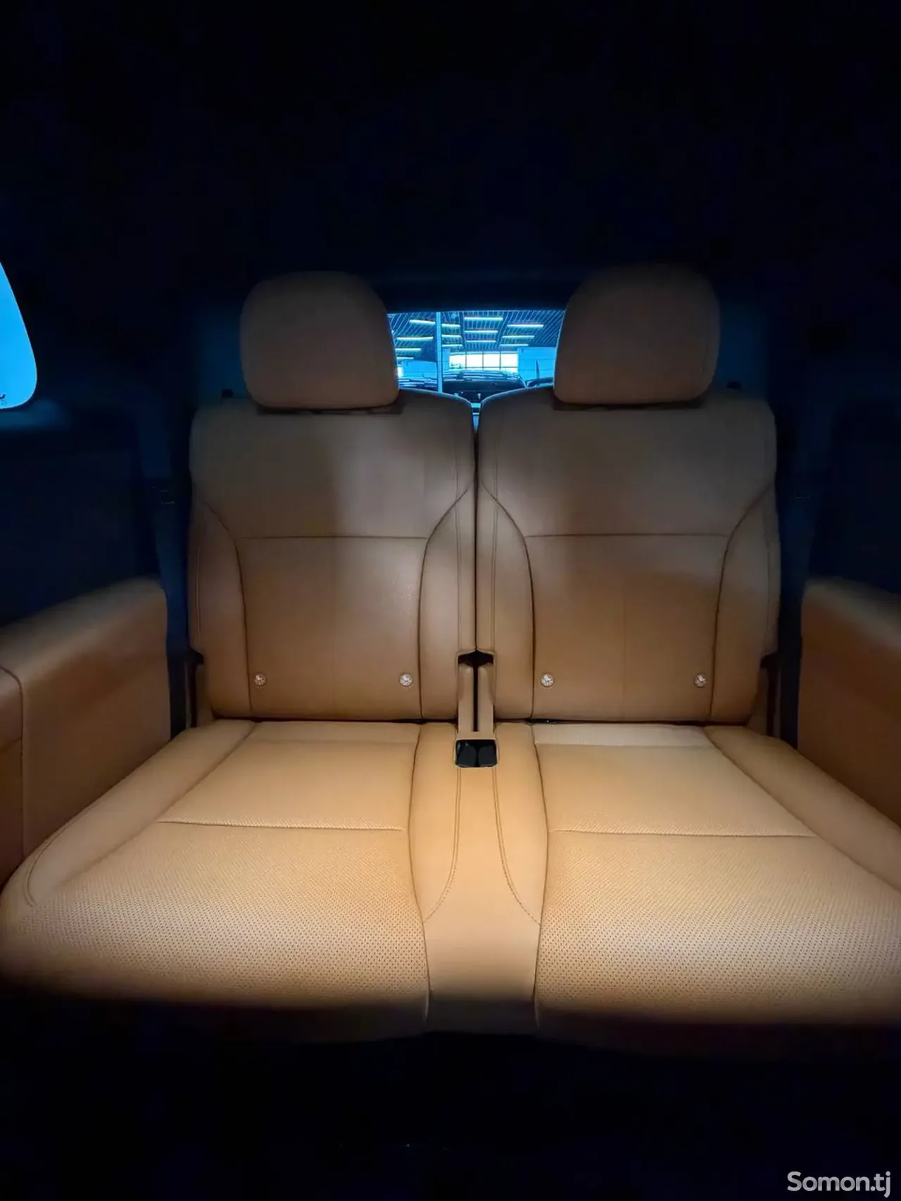 Li Auto (Lixiang) i8 2025 · AT