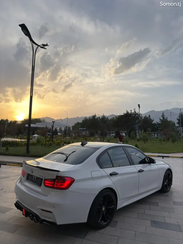 BMW 3 series 2014 · 2.0 AT