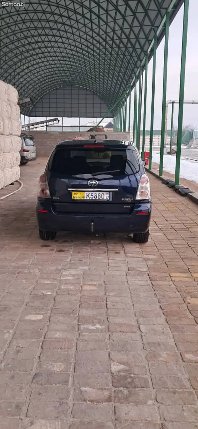 Toyota Verso 2008 · 2.2 MT