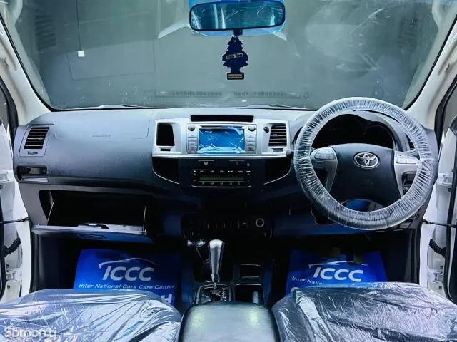 Toyota Hilux 2014 · 2.7 AT