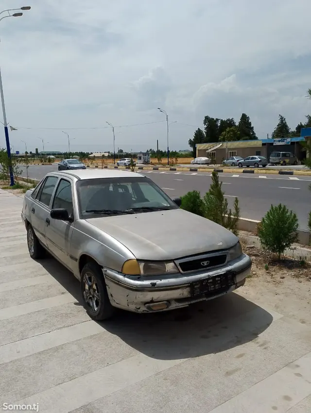 Daewoo Nexia 1994 · 1.6 MT