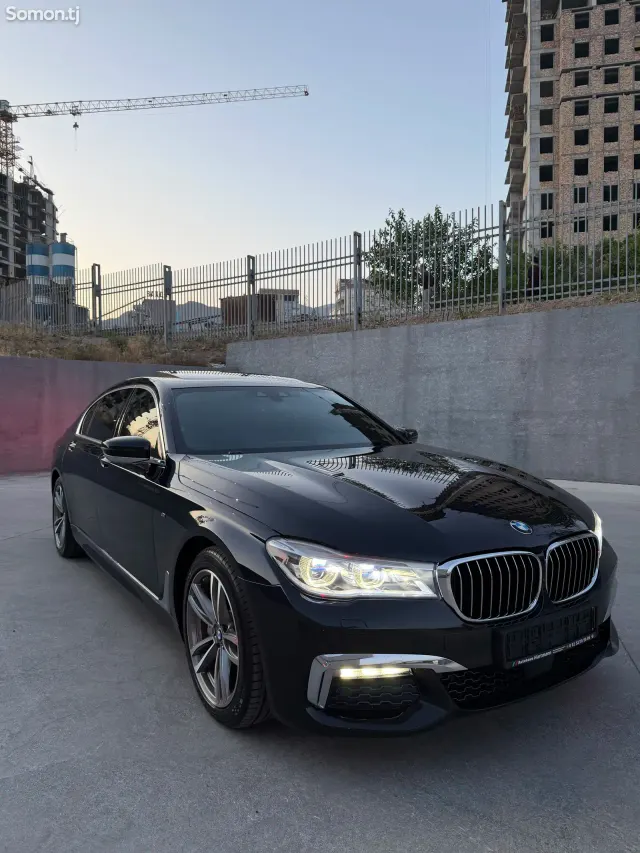 BMW 7 series 2018 · 0.4 AT