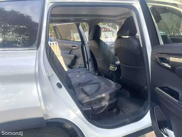 Toyota Highlander 2023 · 2.5 AT