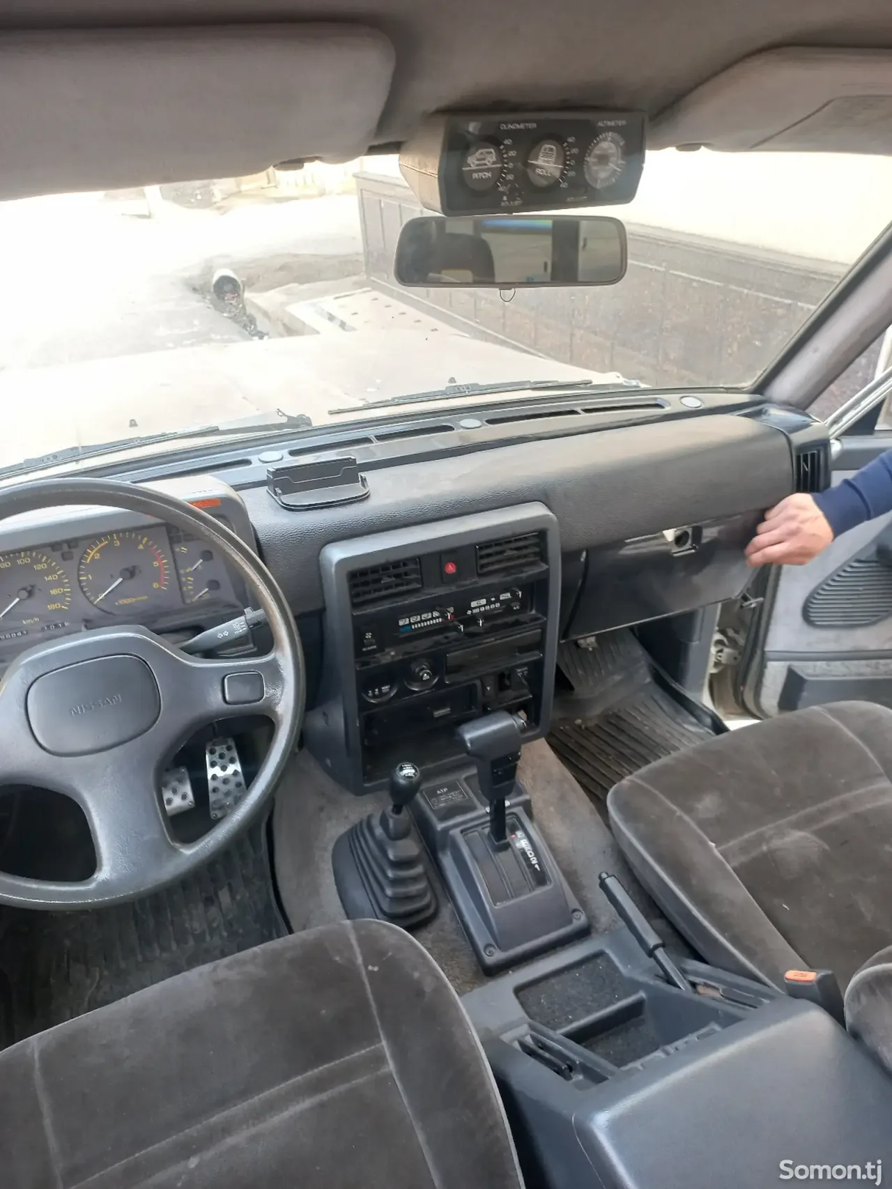 Nissan Patrol 1990 · 3.0 AT