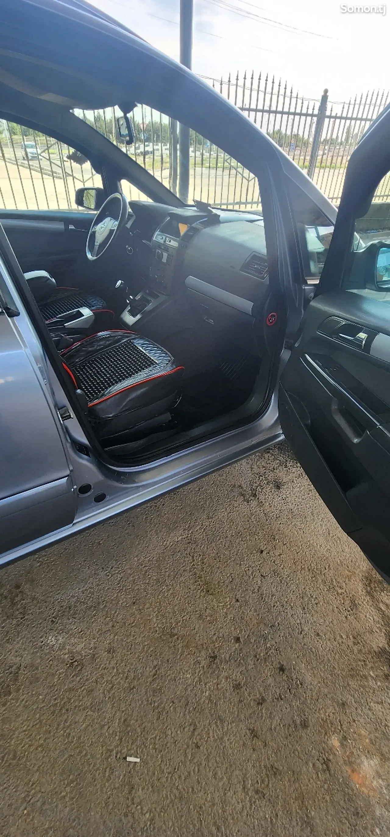 Opel Zafira 2007 · 1.9 MT