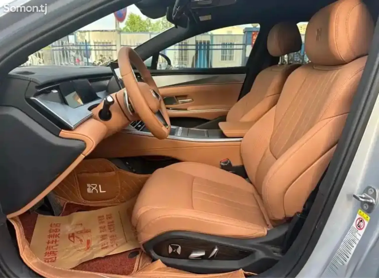BYD Han 2026 · AT