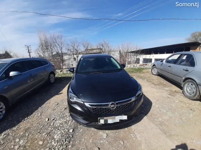 Opel Astra K 2016 · 1.6 AT