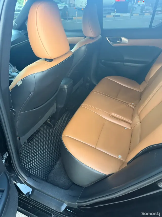 Lexus CT series 2015 · 1.8 CVT
