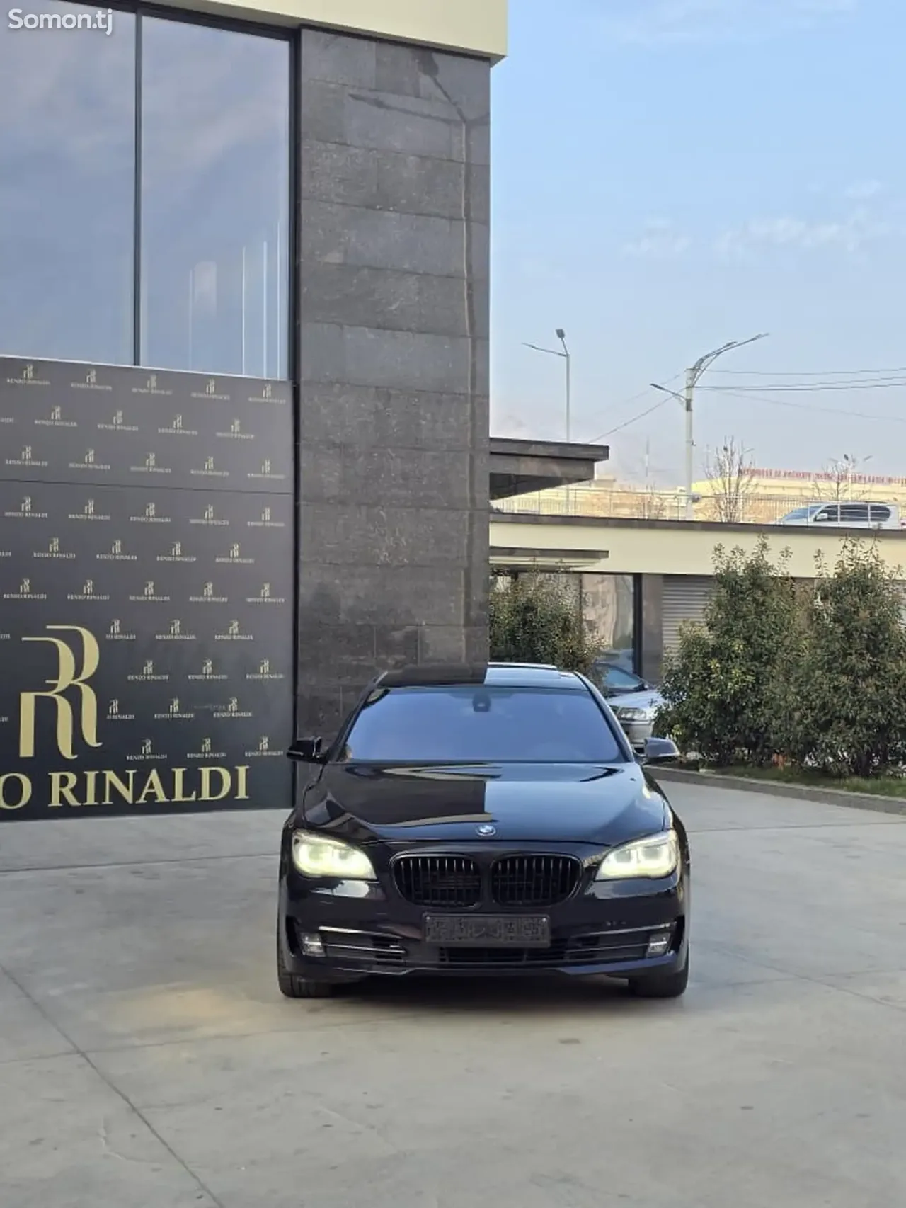 BMW 7 series 2012 · 4.4 AT