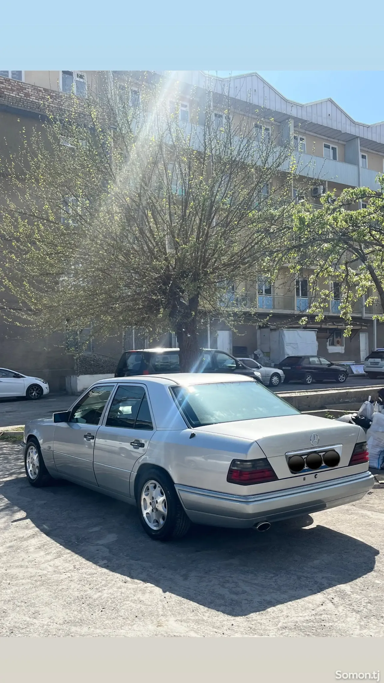 Mercedes-Benz W124 1994 · 2.3 AT