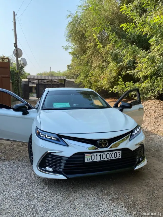Toyota Camry 2018 · 2.5 AT