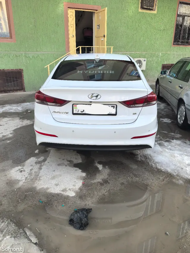 Hyundai Avante 2017 · 1.6 AT