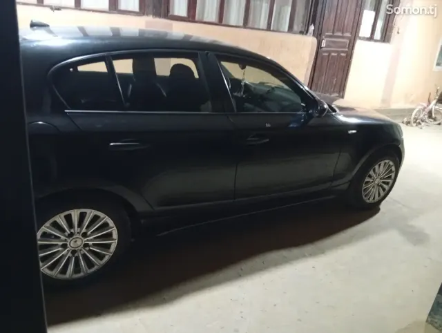 BMW 1 series 2006 · 1.6 MT