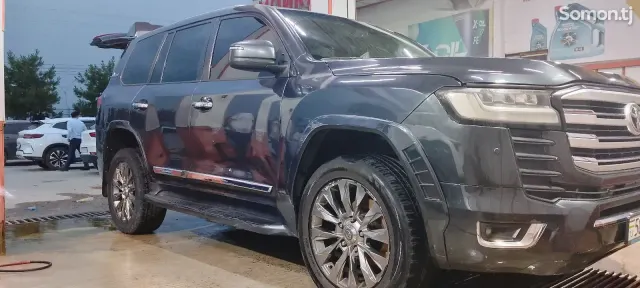 Toyota Land Cruiser 2008 · 5.7 AT