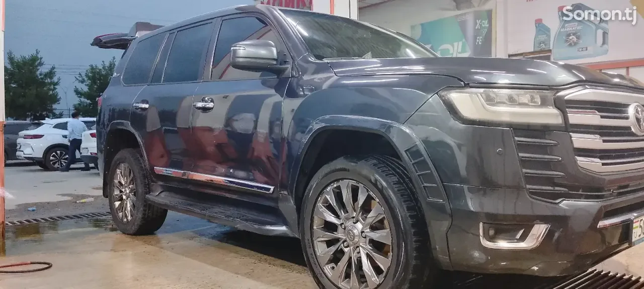 Toyota Land Cruiser 2008 · 5.7 AT