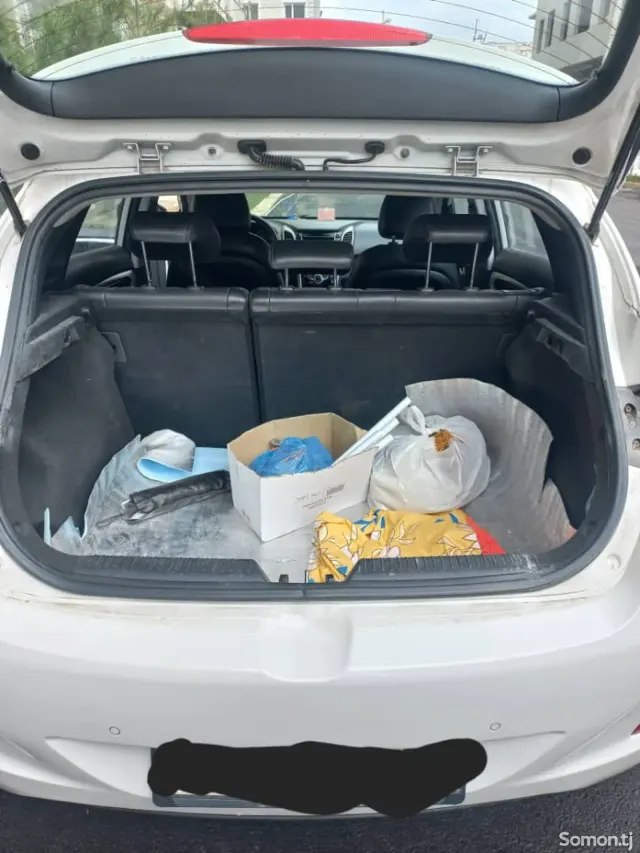 Hyundai i30 2012 · 1.6 AT