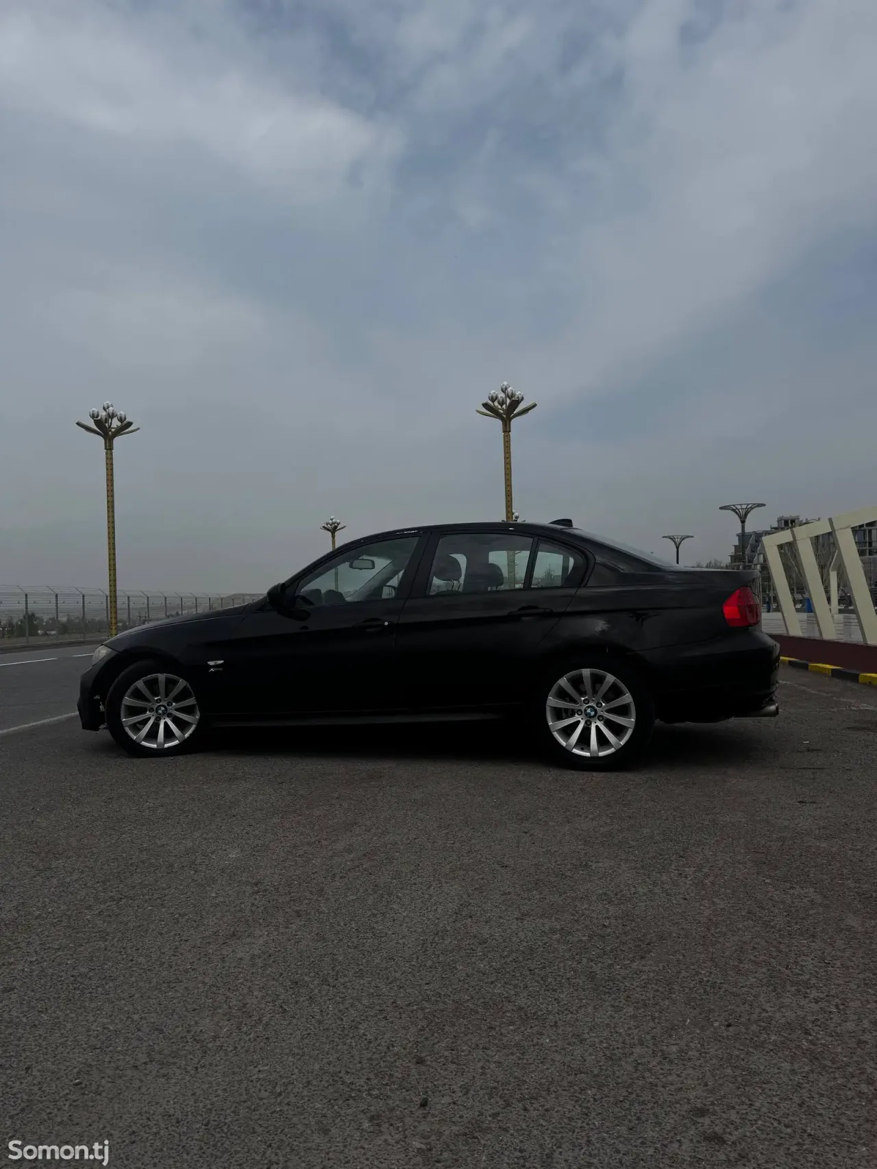 BMW 3 series 2011 · 3.0 AT