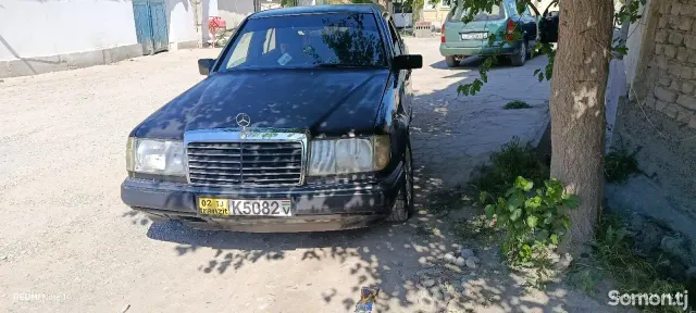 Mercedes-Benz W124 1992 · 2.0 MT