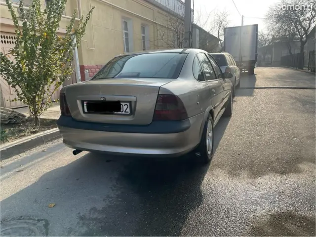 Opel Vectra B 1996 · 1.8 MT