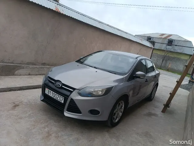 Ford Focus 2012 · 1.6 MT