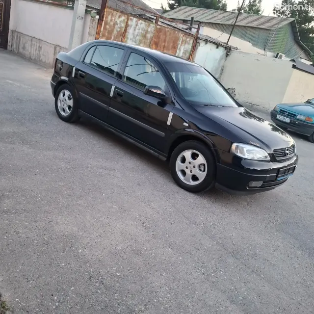 Opel Astra G 1998 · 1.6 MT