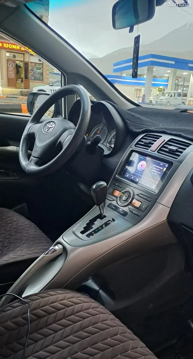 Toyota Auris 2008 · 1.5 AT