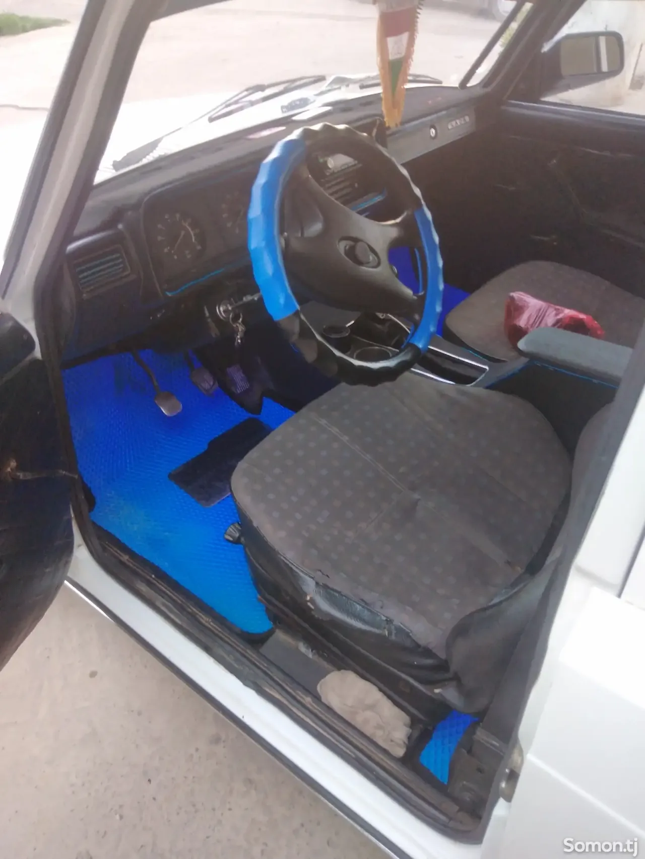 Lada (ВАЗ) 2107 2003 · 1.6 MT