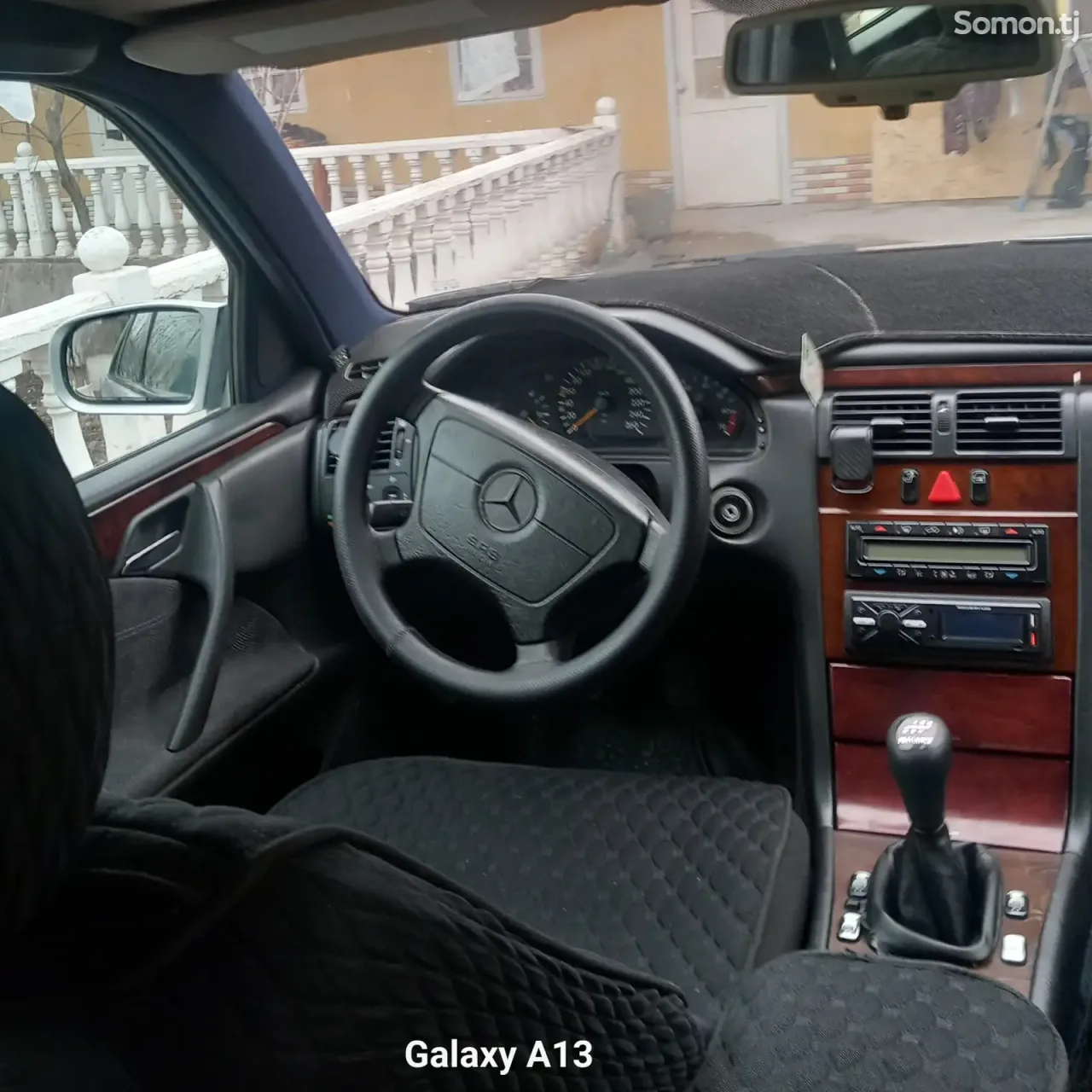 Mercedes-Benz E class 1996 · 1.8 MT