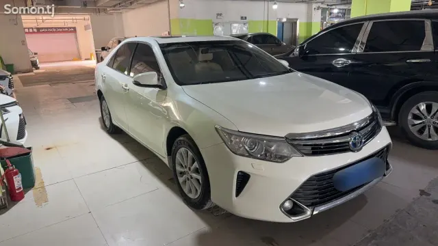 Toyota Camry 2015 · 2.5 AT