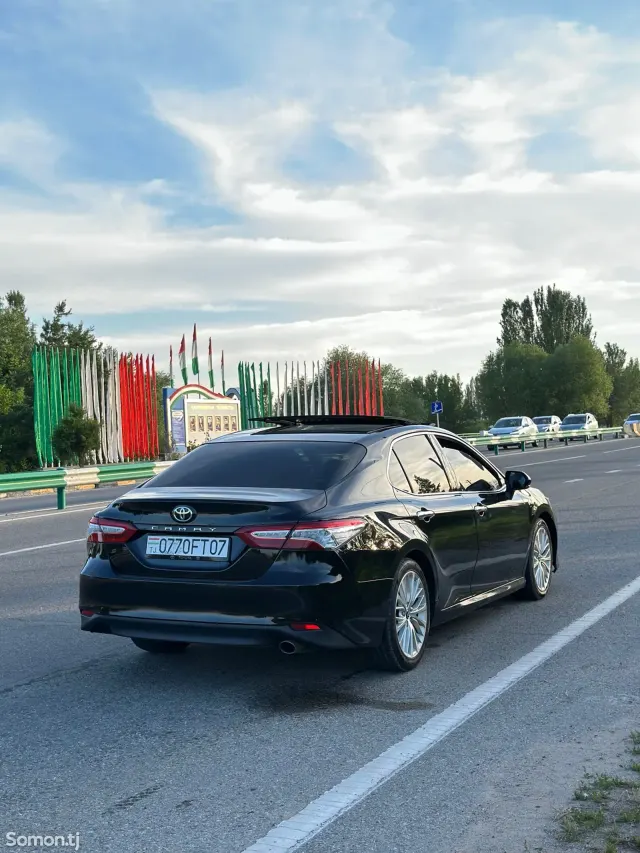 Toyota Camry 2017 · 2.5 AT
