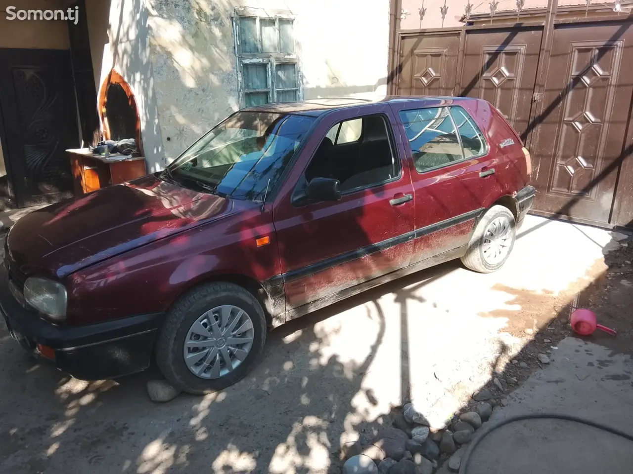 Volkswagen Golf 1997 · 1.4 MT