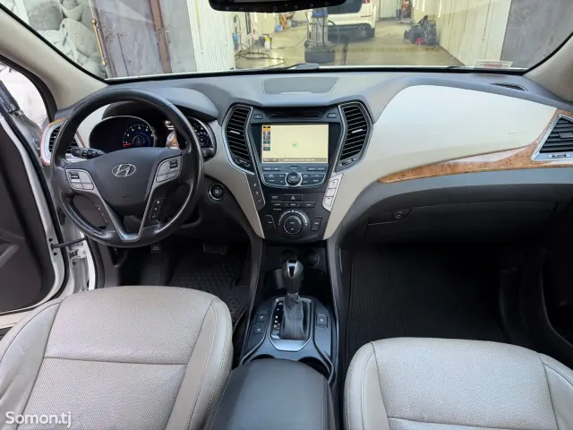 Hyundai Santa Fe 2015 · 3.3 AT