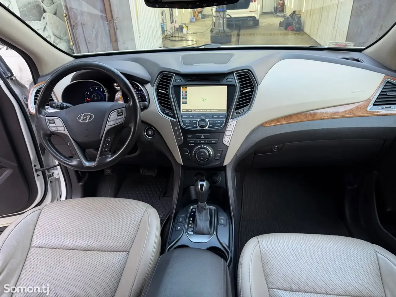 Hyundai Santa Fe 2015 · 3.3 AT