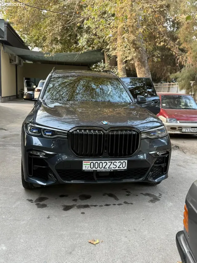 BMW X7 2021 · 4.4 AT